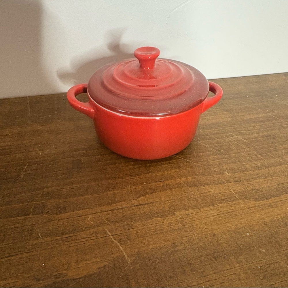 💙Le Creuset Cherry Red Mini Cocotte - Picture 2 of 5